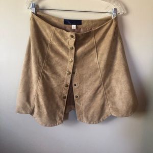 Button up skirt with scallop detail